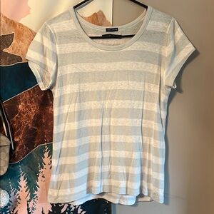 Abercrombie & Fitch White and Light Blue Fitted Short Sleeve Tee